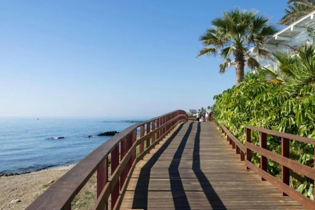 Rooftop Oasis At Ocean Point Calahonda - Just Few Steps Away From The Beach, Restaurants & Shops Apartment Sitio de Calahonda Spain