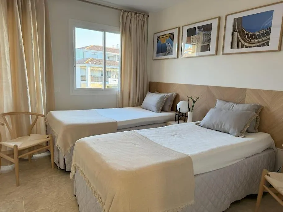 Rooftop Oasis At Ocean Point Calahonda - Just Few Steps Away From The Beach, Restaurants & Shops Apartment Sitio de Calahonda 0*,  Spain